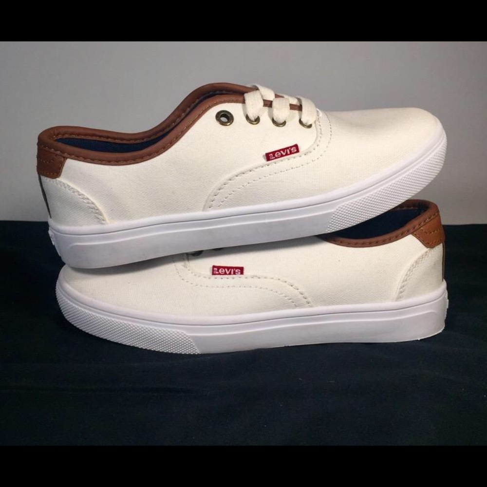 Kids Levi’s shoes size 3.5 Youth